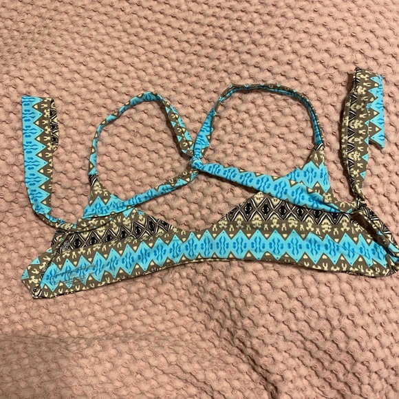 Frankie’s Bikini top size small - Picture 2 of 2